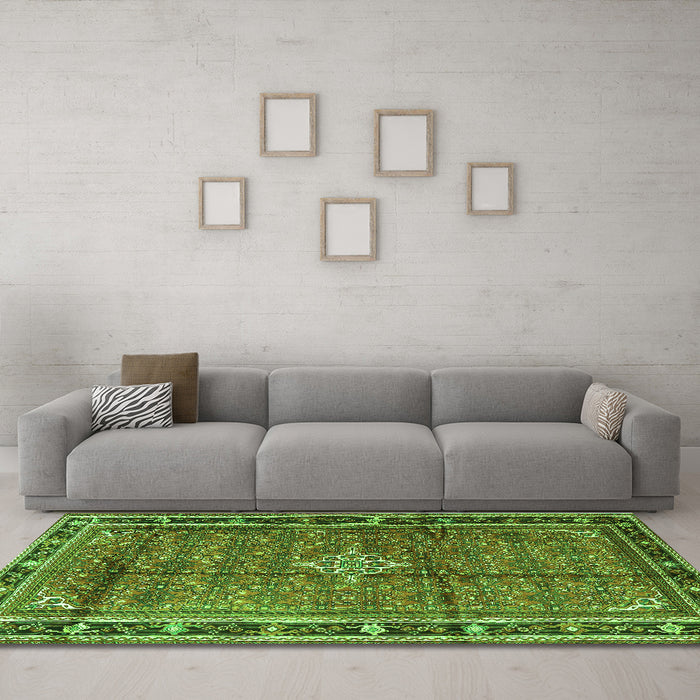 Machine Washable Persian Green Traditional Area Rugs in a Living Room,, wshtr3926grn