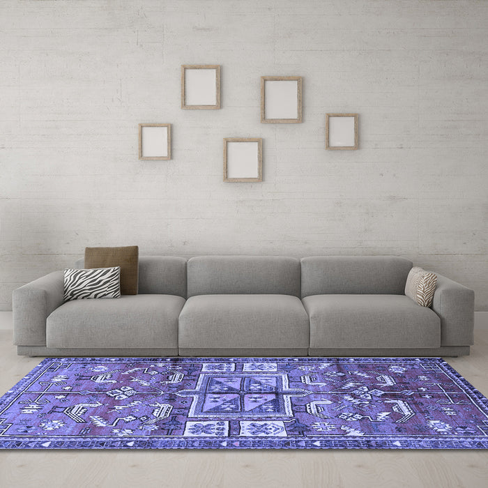 Machine Washable Animal Blue Traditional Rug in a Living Room, wshtr3927blu