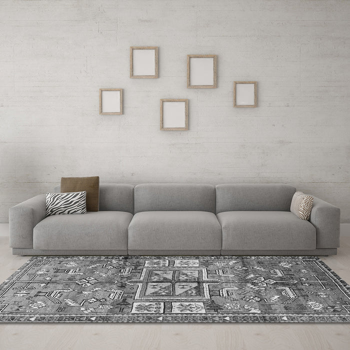 Machine Washable Animal Gray Traditional Rug in a Living Room,, wshtr3927gry