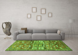 Machine Washable Animal Green Traditional Area Rugs in a Living Room,, wshtr3927grn