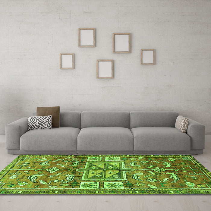 Machine Washable Animal Green Traditional Area Rugs in a Living Room,, wshtr3927grn