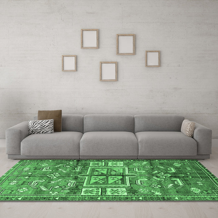 Machine Washable Animal Emerald Green Traditional Area Rugs in a Living Room,, wshtr3927emgrn
