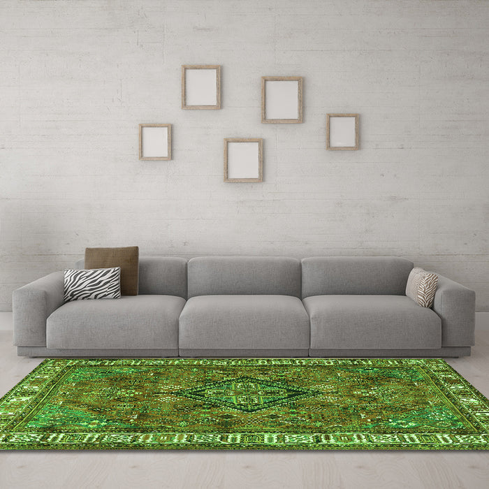 Machine Washable Persian Green Traditional Area Rugs in a Living Room,, wshtr3928grn