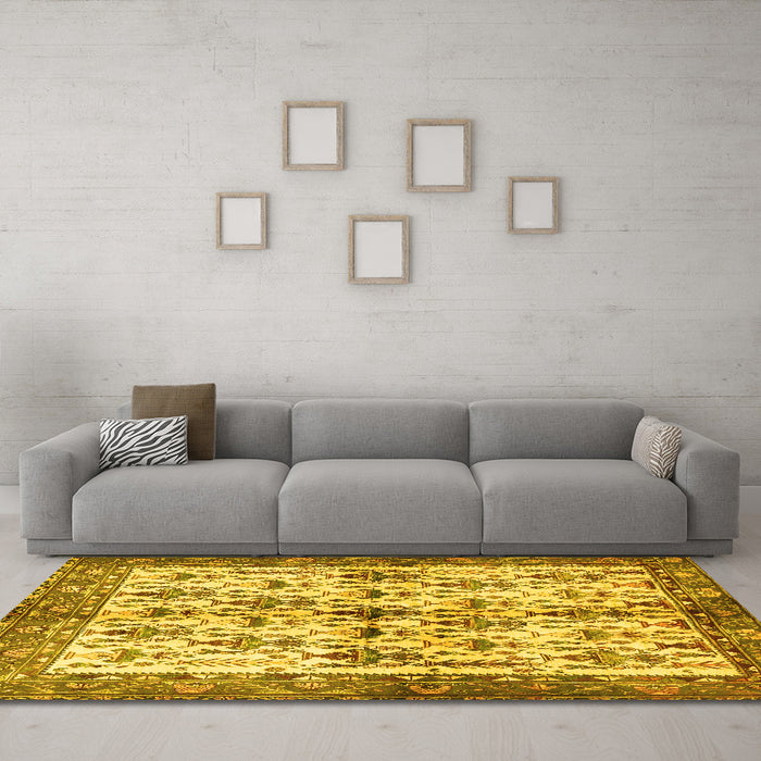 Machine Washable Animal Yellow Traditional Rug in a Living Room, wshtr3929yw