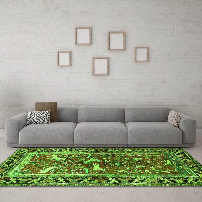 Machine Washable Animal Green Traditional Area Rugs in a Living Room,, wshtr392grn