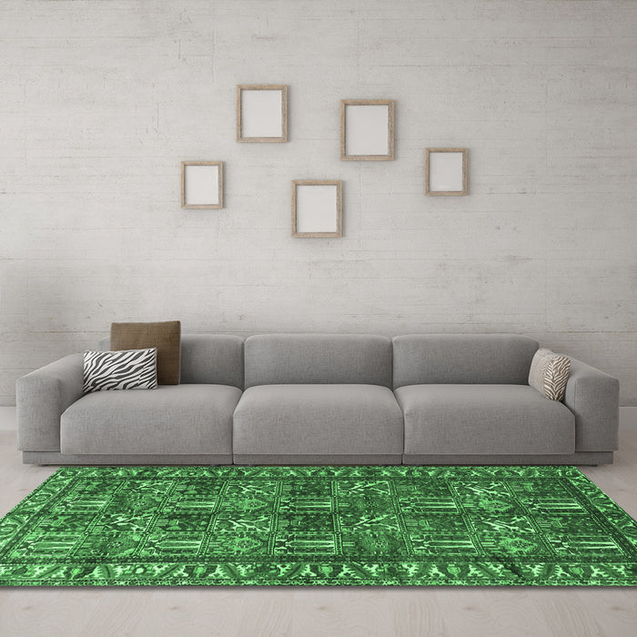 Machine Washable Persian Emerald Green Traditional Area Rugs in a Living Room,, wshtr3931emgrn