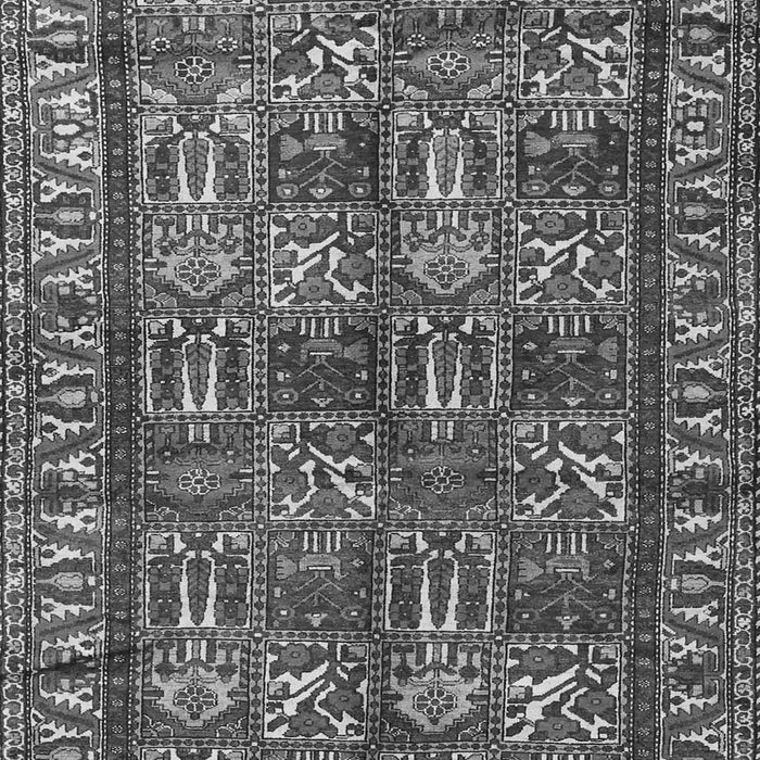 Serging Thickness of Machine Washable Persian Gray Traditional Rug, wshtr3931gry