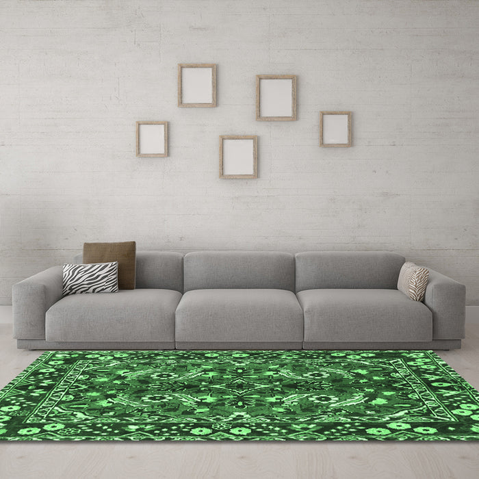 Machine Washable Persian Emerald Green Traditional Area Rugs in a Living Room,, wshtr3935emgrn