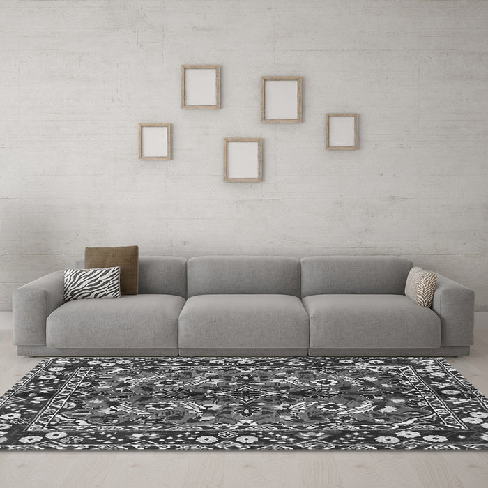 Machine Washable Persian Gray Traditional Rug in a Living Room,, wshtr3935gry
