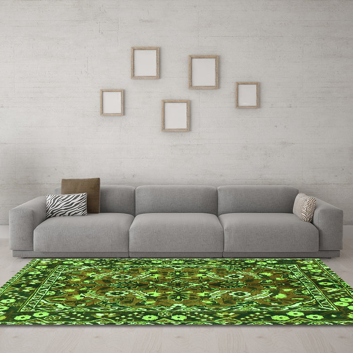 Machine Washable Persian Green Traditional Area Rugs in a Living Room,, wshtr3935grn