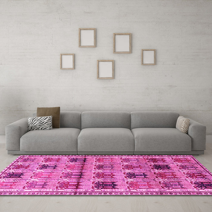 Machine Washable Persian Pink Traditional Rug in a Living Room, wshtr3938pnk