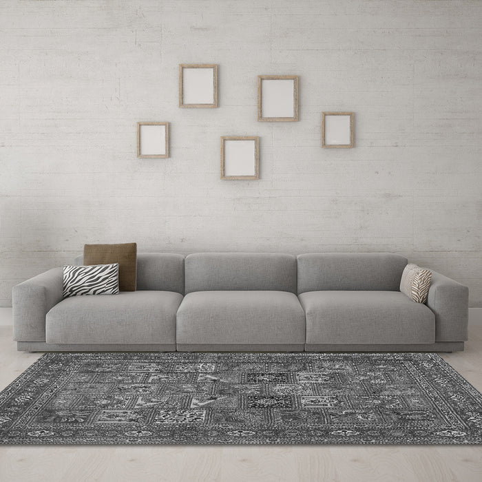 Machine Washable Persian Gray Traditional Rug in a Living Room,, wshtr393gry