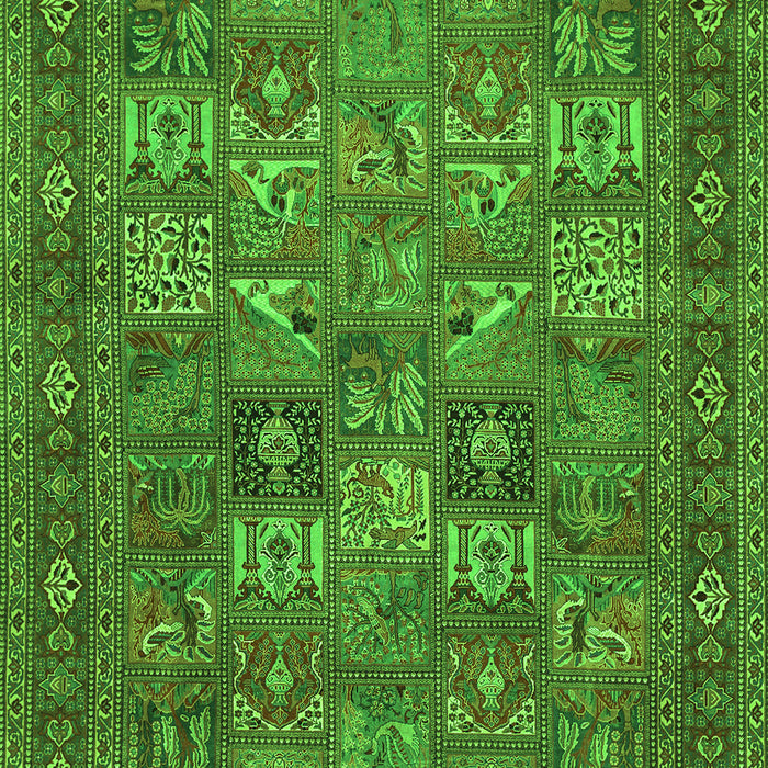 Serging Thickness of Machine Washable Persian Green Traditional Area Rugs, wshtr393grn