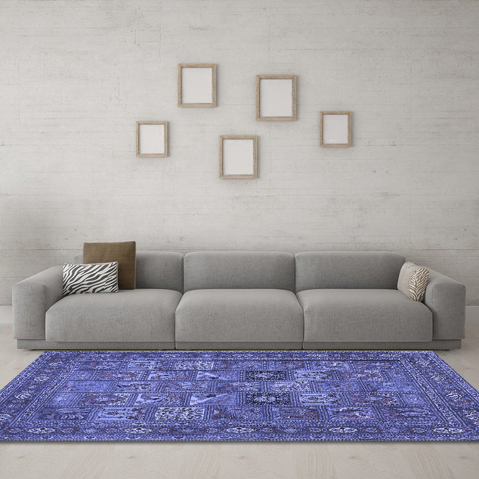 Machine Washable Persian Blue Traditional Rug in a Living Room, wshtr393blu