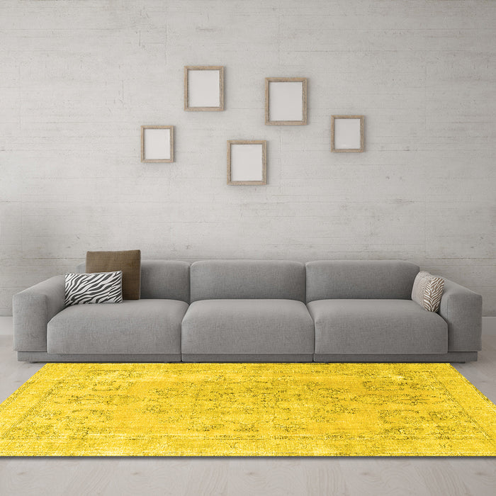 Machine Washable Persian Yellow Traditional Rug in a Living Room, wshtr3942yw