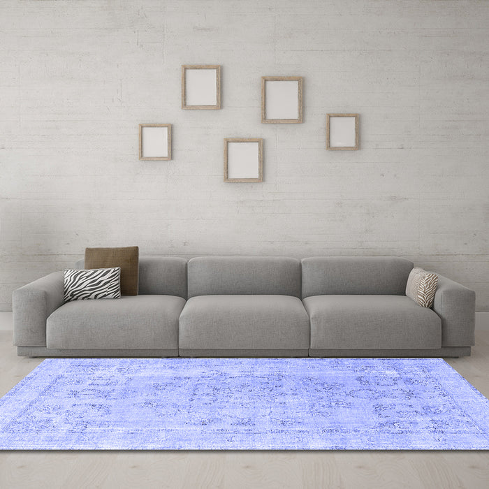 Machine Washable Persian Blue Traditional Rug in a Living Room, wshtr3942blu