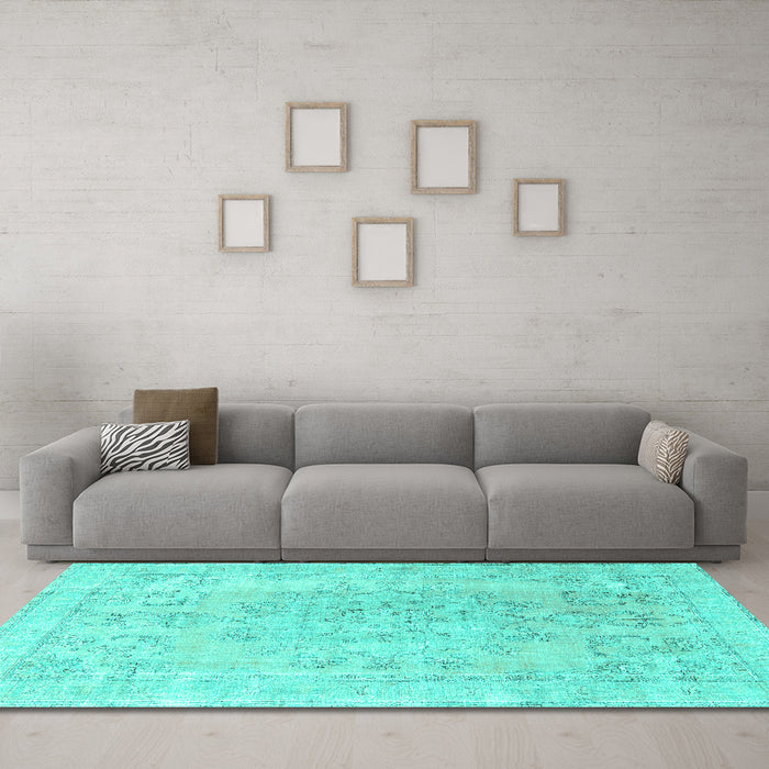 Machine Washable Persian Turquoise Traditional Area Rugs in a Living Room,, wshtr3942turq