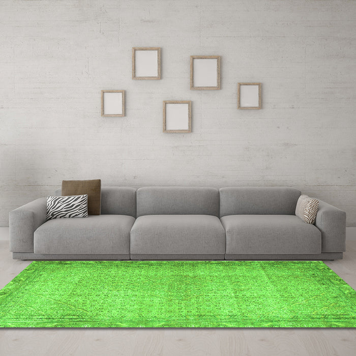 Machine Washable Persian Green Traditional Area Rugs in a Living Room,, wshtr3943grn