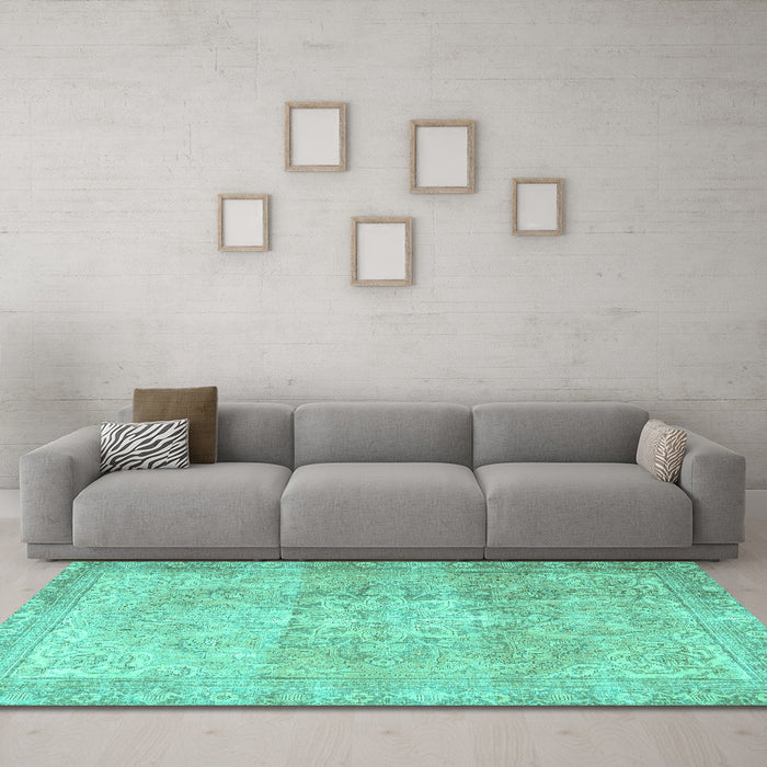 Machine Washable Persian Turquoise Traditional Area Rugs in a Living Room,, wshtr3944turq