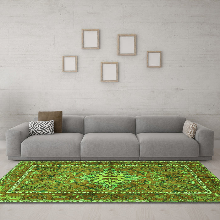 Machine Washable Persian Green Traditional Area Rugs in a Living Room,, wshtr3945grn