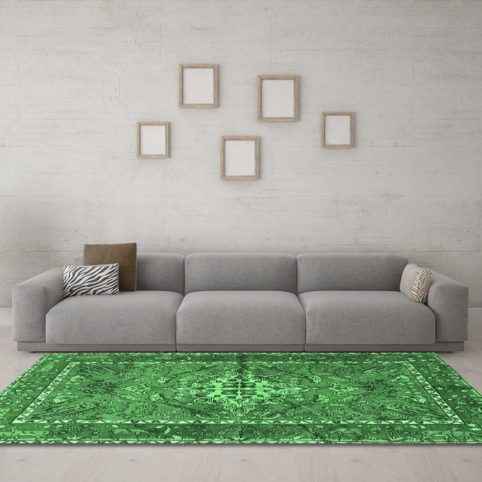Machine Washable Persian Emerald Green Traditional Area Rugs in a Living Room,, wshtr3945emgrn
