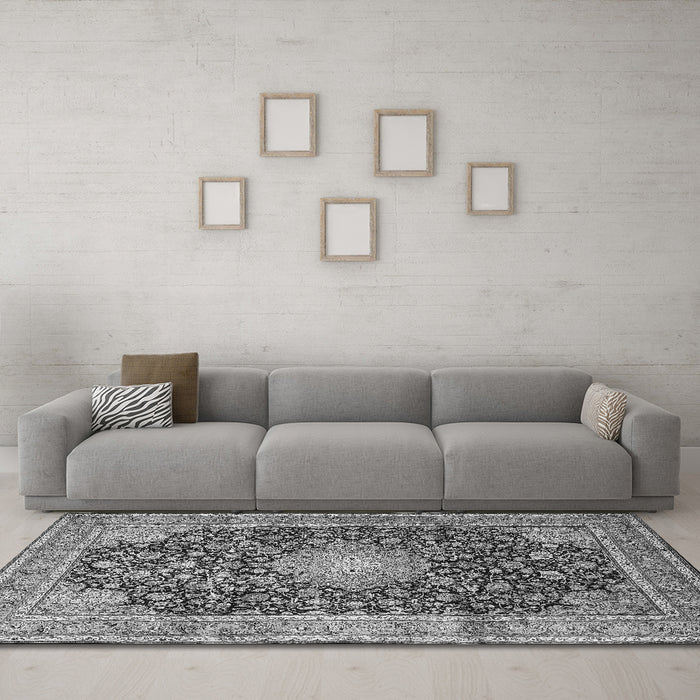 Machine Washable Persian Gray Traditional Rug in a Living Room,, wshtr3948gry