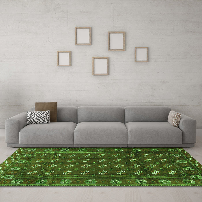 Machine Washable Persian Green Traditional Area Rugs in a Living Room,, wshtr3949grn