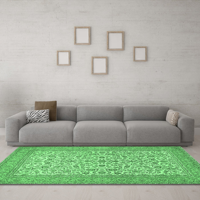 Machine Washable Persian Emerald Green Traditional Area Rugs in a Living Room,, wshtr394emgrn