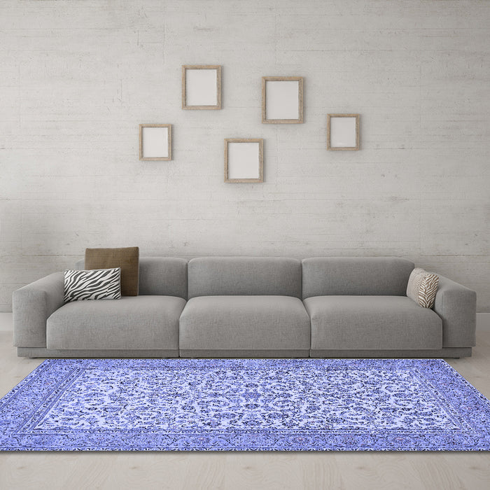 Machine Washable Persian Blue Traditional Rug in a Living Room, wshtr394blu
