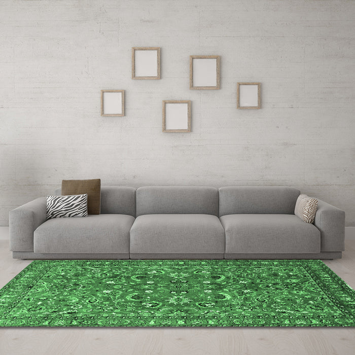 Machine Washable Persian Emerald Green Traditional Area Rugs in a Living Room,, wshtr3950emgrn