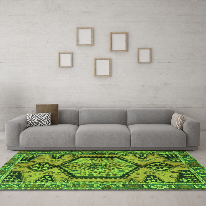 Machine Washable Persian Green Traditional Area Rugs in a Living Room,, wshtr3951grn