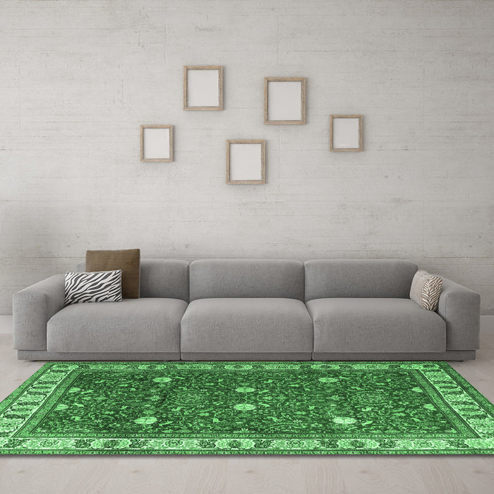 Machine Washable Persian Emerald Green Traditional Area Rugs in a Living Room,, wshtr3952emgrn