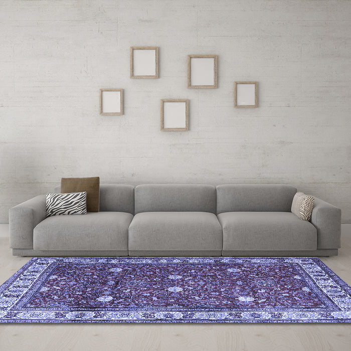 Machine Washable Persian Blue Traditional Rug in a Living Room, wshtr3952blu