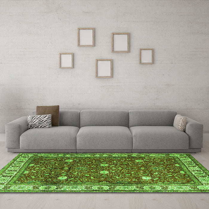 Machine Washable Persian Green Traditional Area Rugs in a Living Room,, wshtr3952grn