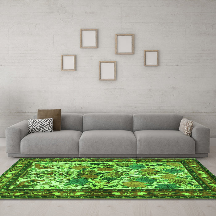 Machine Washable Animal Green Traditional Area Rugs in a Living Room,, wshtr3955grn