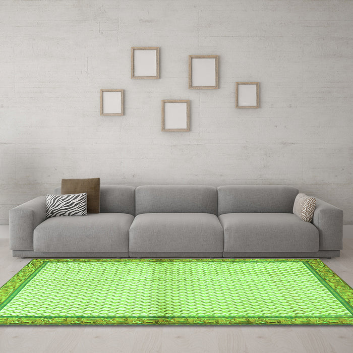 Machine Washable Persian Green Traditional Area Rugs in a Living Room,, wshtr3957grn