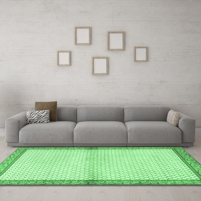 Machine Washable Persian Emerald Green Traditional Area Rugs in a Living Room,, wshtr3957emgrn