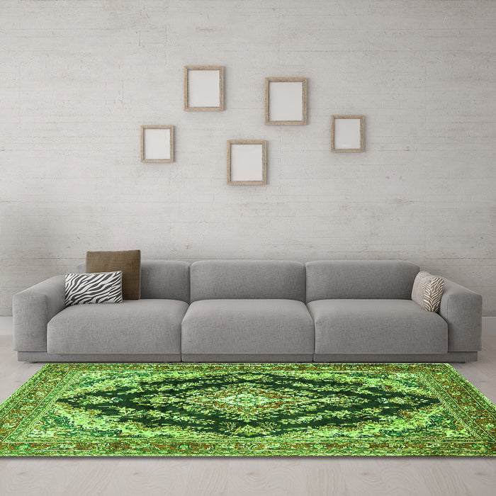 Machine Washable Medallion Green Traditional Area Rugs in a Living Room,, wshtr395grn