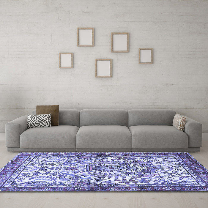 Machine Washable Persian Blue Traditional Rug in a Living Room, wshtr3960blu