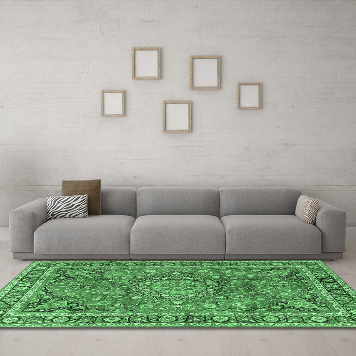 Machine Washable Persian Emerald Green Traditional Area Rugs in a Living Room,, wshtr3961emgrn