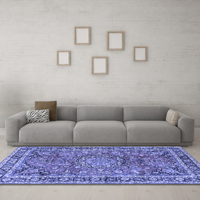 Machine Washable Persian Blue Traditional Rug in a Living Room, wshtr3961blu