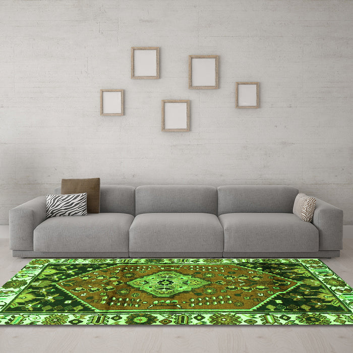 Machine Washable Persian Green Traditional Area Rugs in a Living Room,, wshtr3962grn