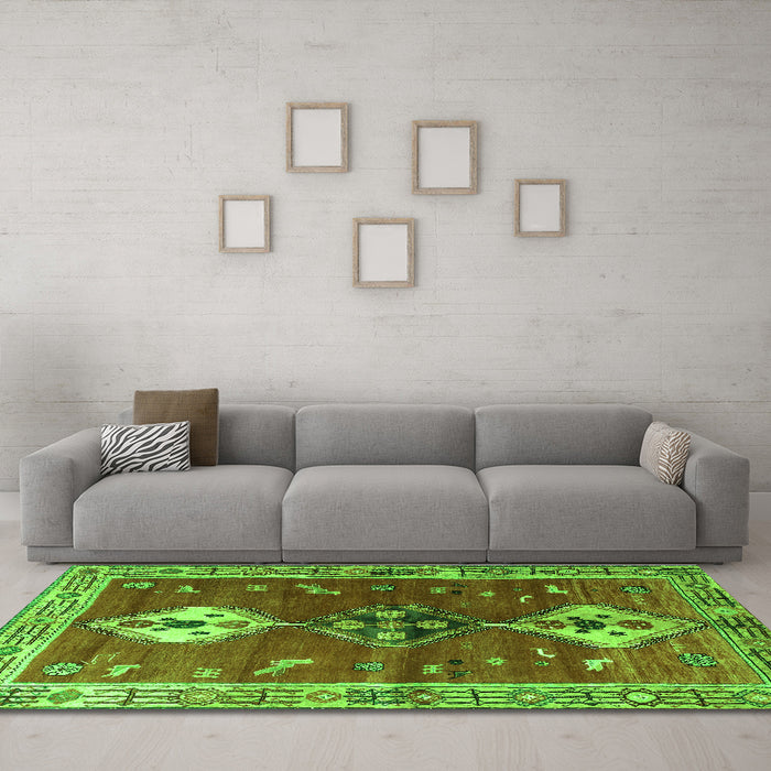 Machine Washable Persian Green Traditional Area Rugs in a Living Room,, wshtr3963grn