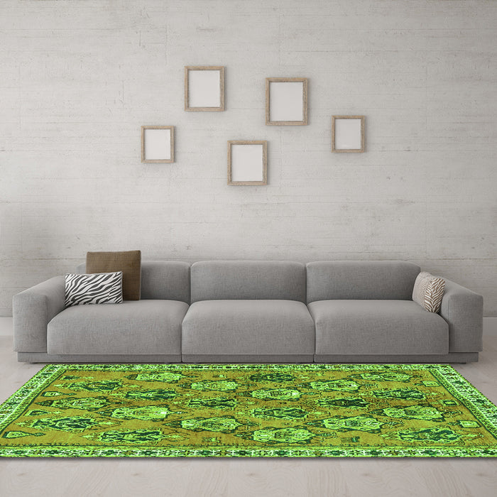Machine Washable Persian Green Traditional Area Rugs in a Living Room,, wshtr3964grn