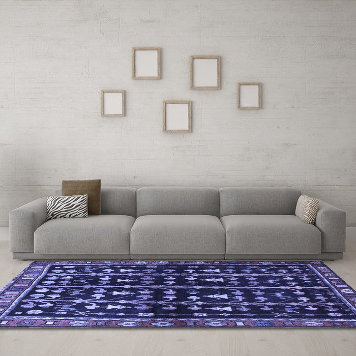 Machine Washable Persian Blue Traditional Rug in a Living Room, wshtr3966blu