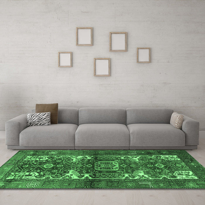 Machine Washable Persian Emerald Green Traditional Area Rugs in a Living Room,, wshtr3967emgrn