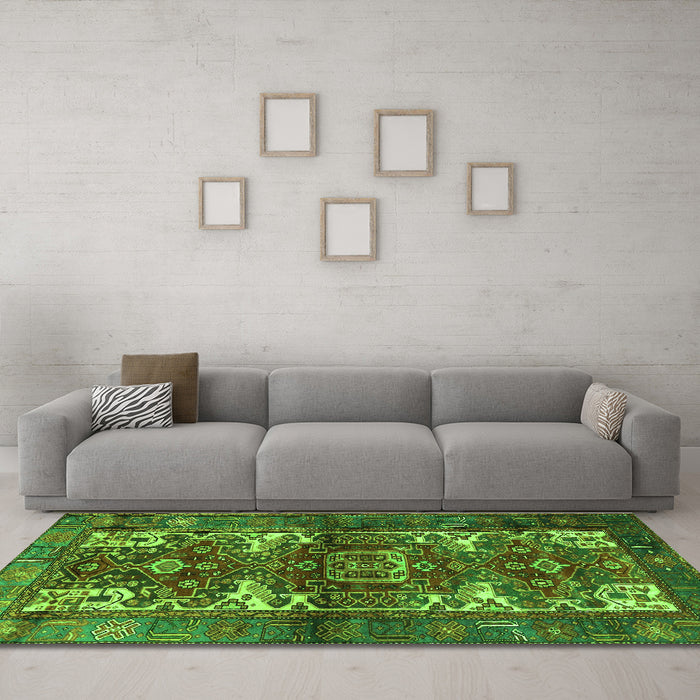 Machine Washable Persian Green Traditional Area Rugs in a Living Room,, wshtr3967grn