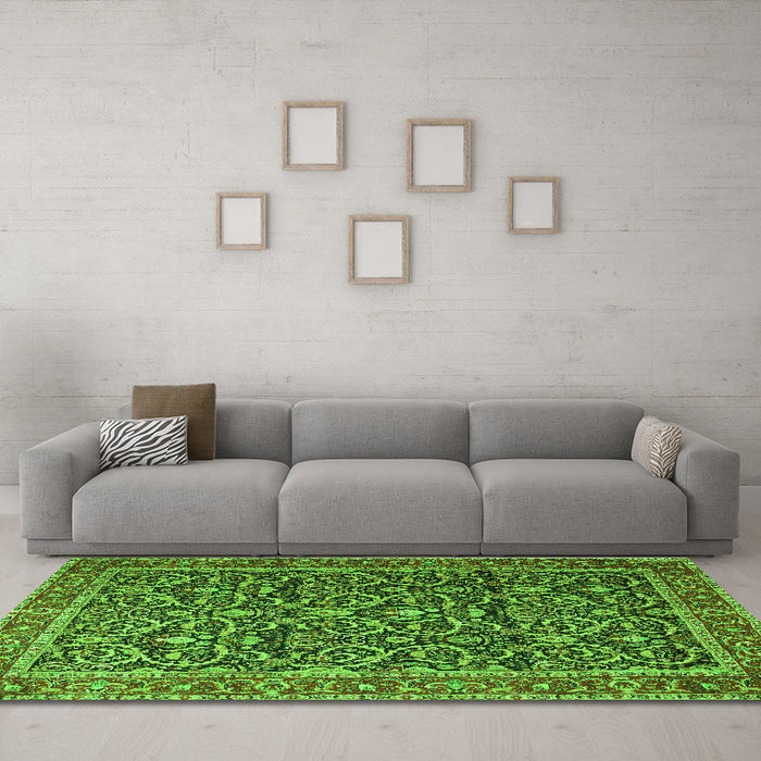 Machine Washable Persian Green Traditional Area Rugs in a Living Room,, wshtr396grn