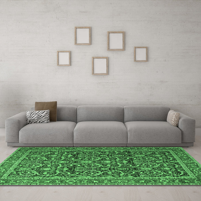 Machine Washable Persian Emerald Green Traditional Area Rugs in a Living Room,, wshtr396emgrn