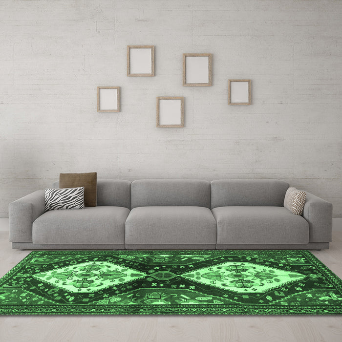 Machine Washable Persian Emerald Green Traditional Area Rugs in a Living Room,, wshtr3970emgrn